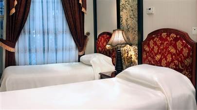 اتاق دو تخته تویین هتل قصرالضیافه مشهد اتاق دو تخته تویین هتل قصرالضیافه مشهد